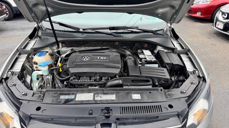 Volkswagen Passat 1.8T Wolfsburg AT 2014