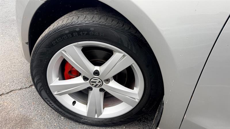 Volkswagen Passat 1.8T Wolfsburg AT 2014