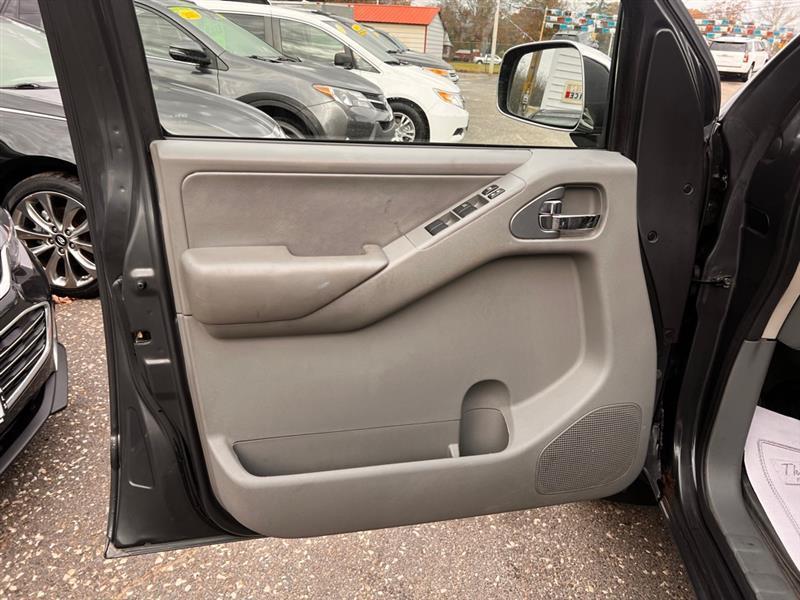 Nissan Frontier S Crew Cab 4WD 2013