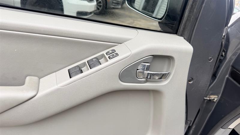 Nissan Frontier S Crew Cab 4WD 2013