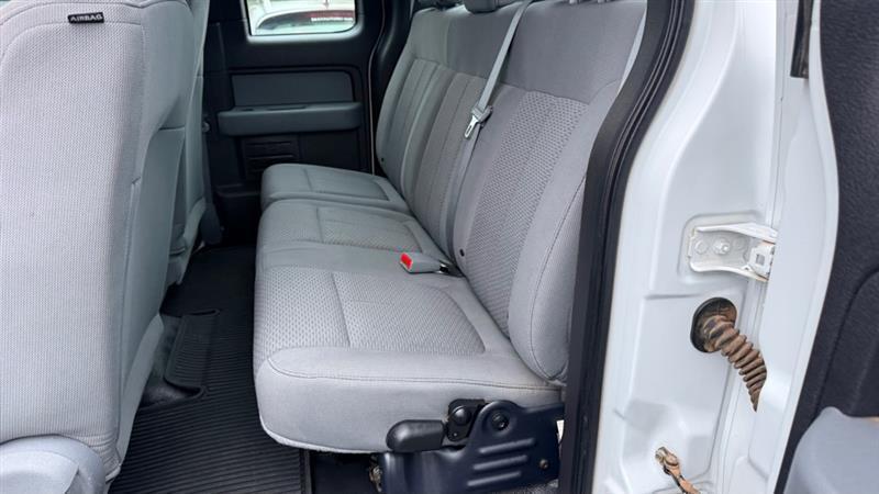 Ford F-150 XL SuperCab Short Bed 2WD 2013