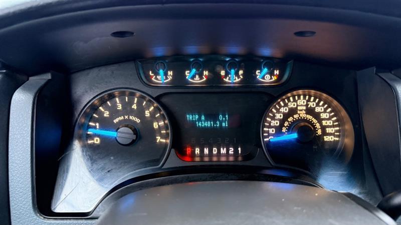 Ford F-150 XL SuperCab Short Bed 2WD 2013