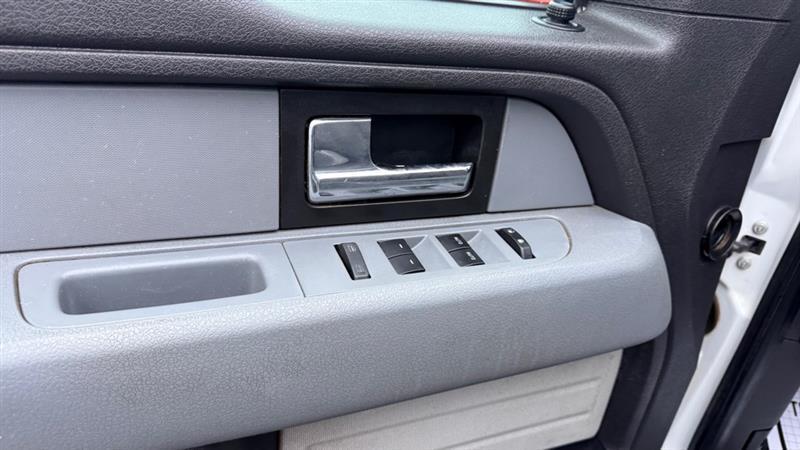 Ford F-150 XL SuperCab Short Bed 2WD 2013