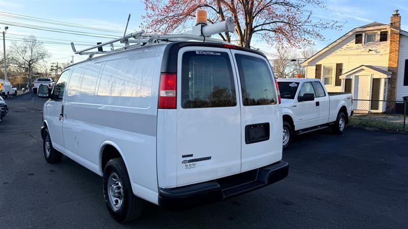 Chevrolet Express 2500 Cargo 2011