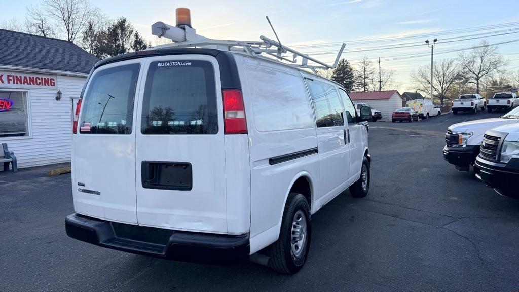 Chevrolet Express RWD 2500 135" 2011