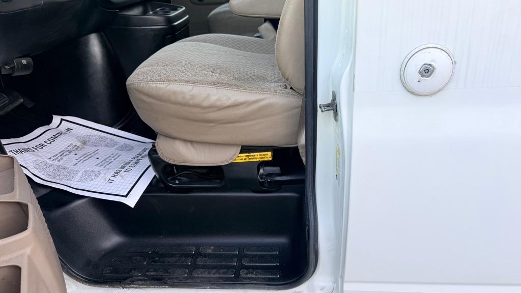 Chevrolet Express RWD 2500 135" 2011