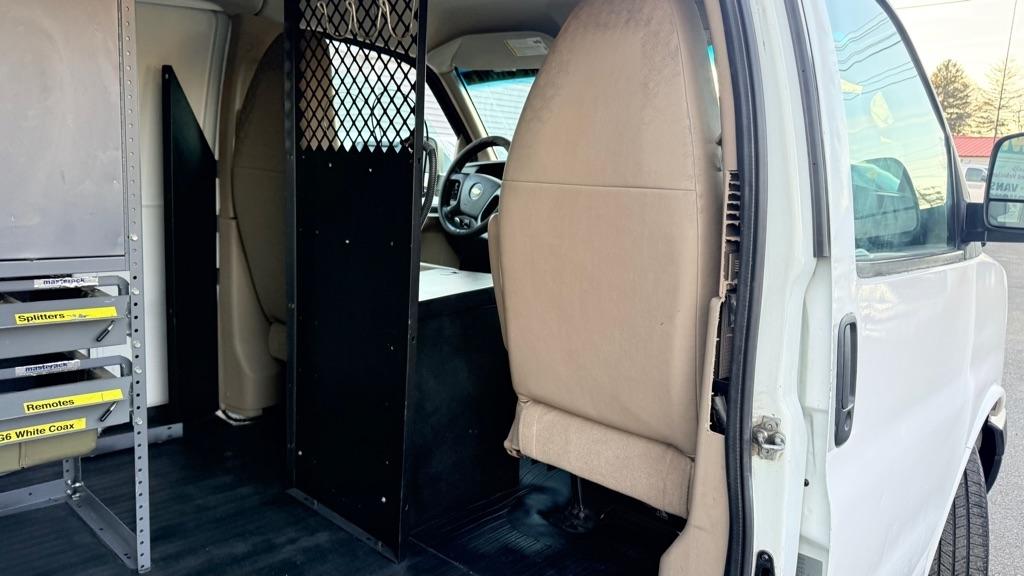 Chevrolet Express RWD 2500 135" 2011