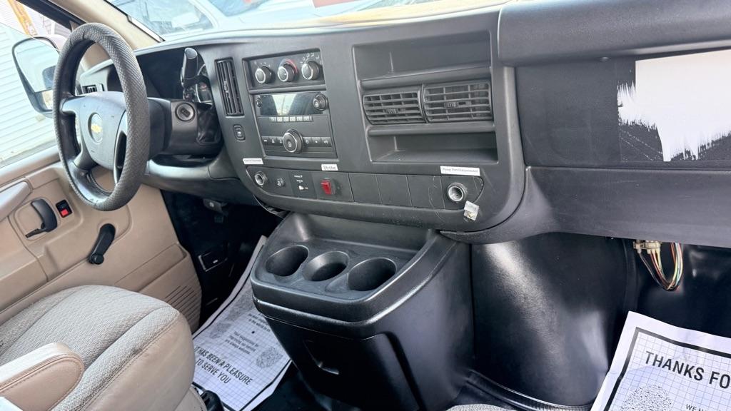 Chevrolet Express RWD 2500 135" 2011