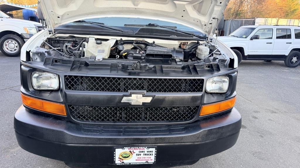 Chevrolet Express RWD 2500 135" 2011