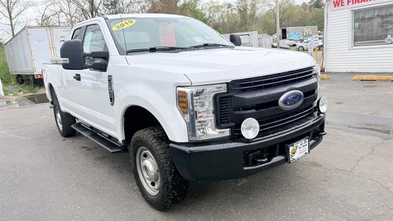 Ford F-250 SD XL SuperCab 4WD 2019
