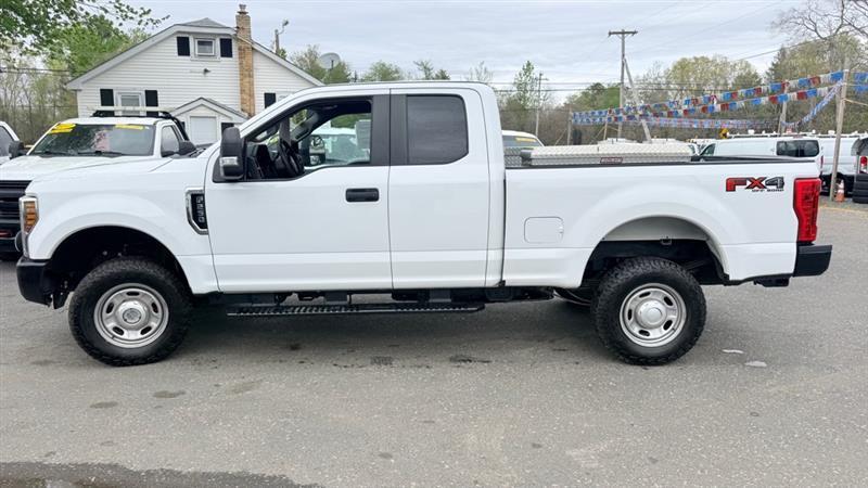 Ford F-250 SD XL SuperCab 4WD 2019