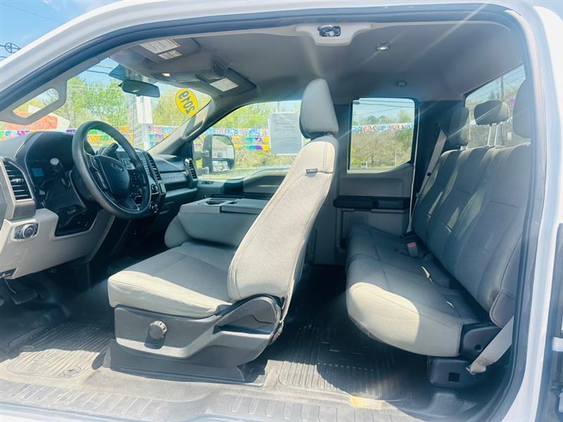 Ford F-250 SD XL SuperCab 4WD 2019