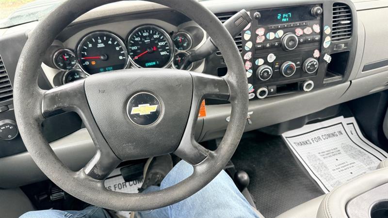 Chevrolet Silverado 2500HD Work Truck Long Box 4WD 2011