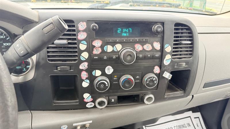 Chevrolet Silverado 2500HD Work Truck Long Box 4WD 2011