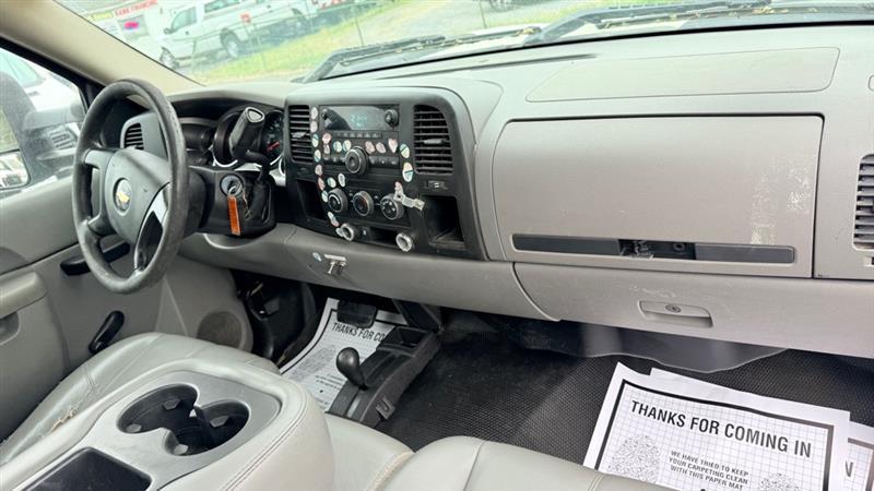 Chevrolet Silverado 2500HD Work Truck Long Box 4WD 2011