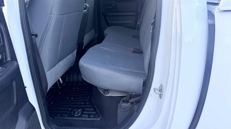 RAM 1500 Tradesman Quad Cab 4WD 2015