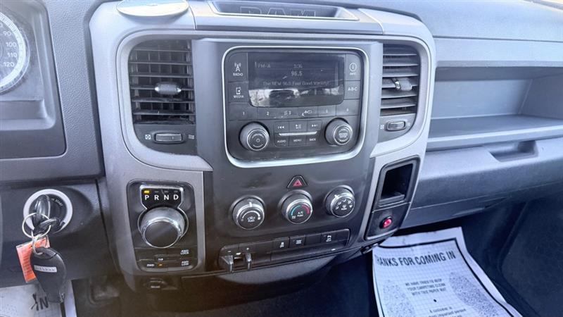 RAM 1500 Tradesman Quad Cab 4WD 2015
