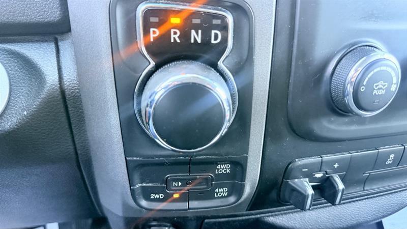 RAM 1500 Tradesman Quad Cab 4WD 2015
