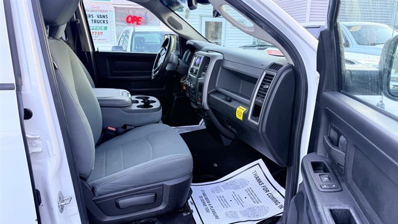 RAM 1500 Tradesman Quad Cab 4WD 2015
