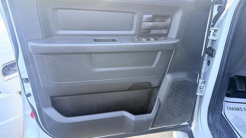 RAM 1500 Tradesman Quad Cab 4WD 2015