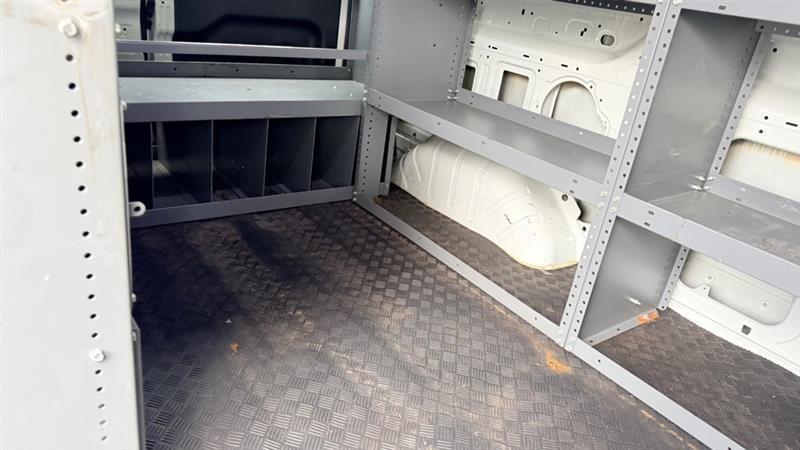 Ford Transit 250 Van Low Roof 60/40 Pass.130-in. WB 2016