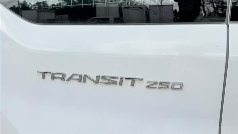 Ford Transit 250 Van Low Roof 60/40 Pass.130-in. WB 2016