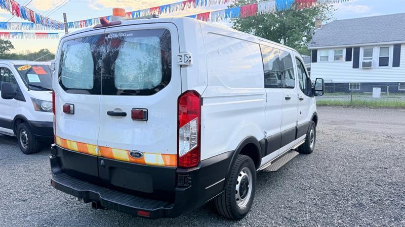 Ford Transit 250 Van Low Roof 60/40 Pass.130-in. WB 2016