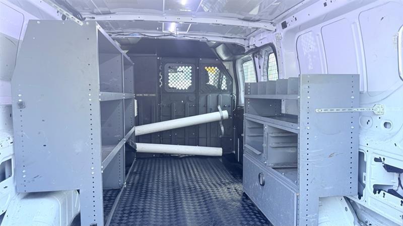 Ford Transit 250 Van Low Roof 60/40 Pass.130-in. WB 2016