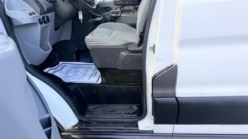 Ford Transit 250 Van Low Roof 60/40 Pass.130-in. WB 2015