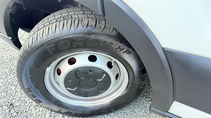 Ford Transit 250 Van Low Roof 60/40 Pass.130-in. WB 2015