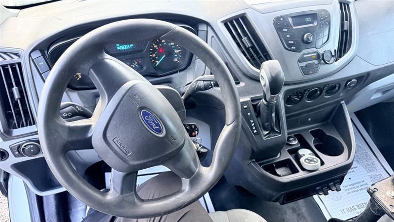 Ford Transit 250 Van Low Roof 60/40 Pass.130-in. WB 2015