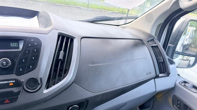 Ford Transit 250 Van Low Roof 60/40 Pass.130-in. WB 2015