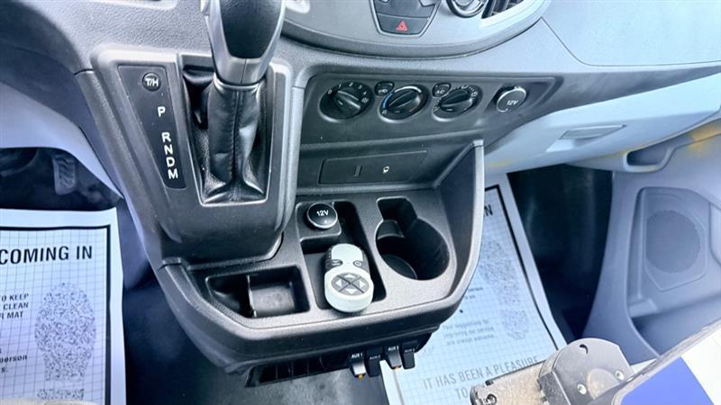 Ford Transit 250 Van Low Roof 60/40 Pass.130-in. WB 2015