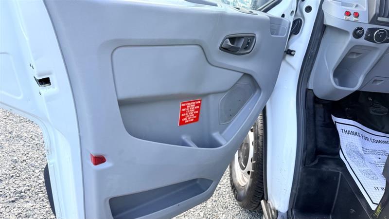 Ford Transit 250 Van Low Roof 60/40 Pass.130-in. WB 2015