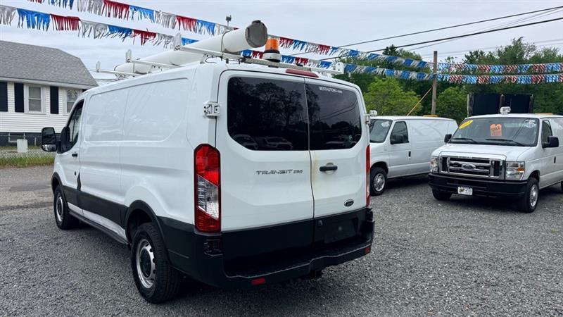 Ford Transit 250 Van Low Roof 60/40 Pass.130-in. WB 2016