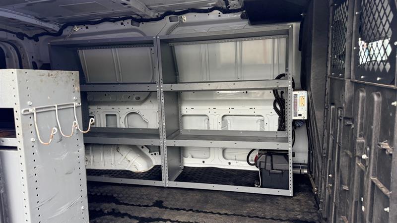 Ford Transit 250 Van Low Roof 60/40 Pass.130-in. WB 2016