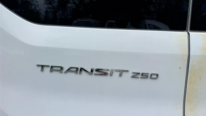 Ford Transit 250 Van Low Roof 60/40 Pass.130-in. WB 2016