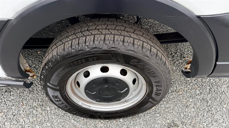 Ford Transit 250 Van Low Roof 60/40 Pass.130-in. WB 2016