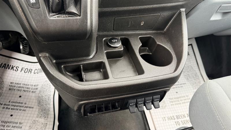 Ford Transit 250 Van Low Roof 60/40 Pass.130-in. WB 2016