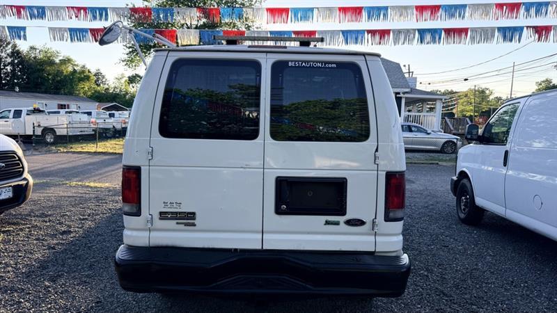 Ford Econoline E-350 Super Duty 2014
