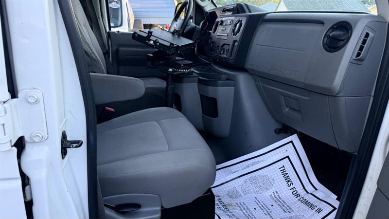 Ford Econoline E-350 Super Duty 2014
