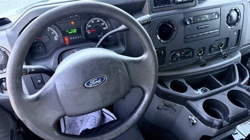 Ford Econoline E-350 Super Duty 2014