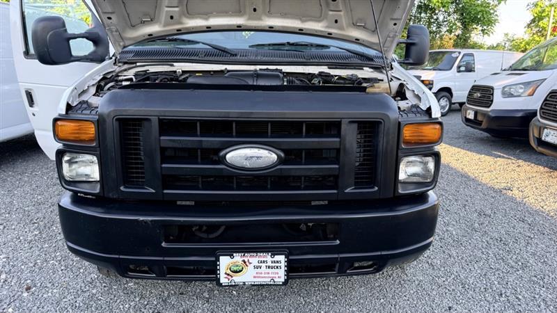 Ford Econoline E-350 Super Duty 2014
