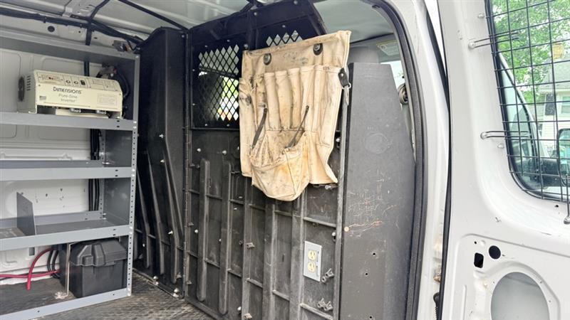 Ford Econoline E-350 Super Duty 2013