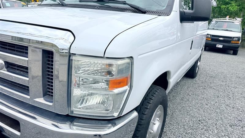 Ford Econoline E-350 Super Duty 2013