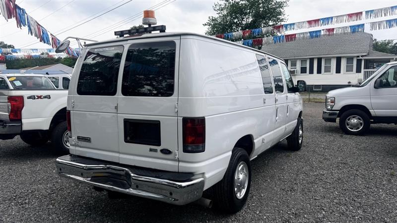 Ford Econoline E-350 Super Duty 2013