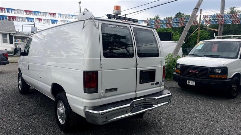 Ford Econoline E-350 Super Duty 2013