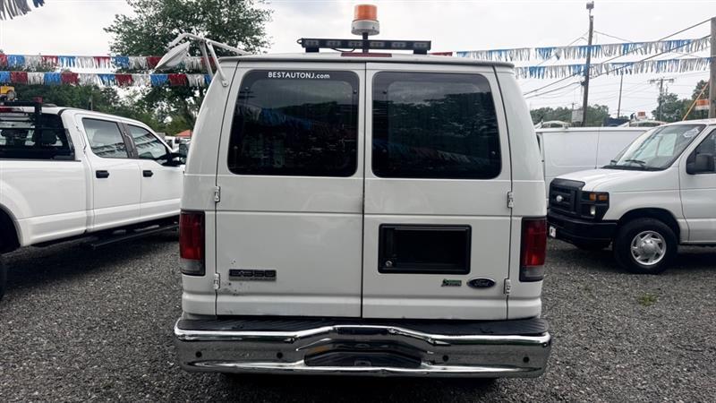 Ford Econoline E-350 Super Duty 2013