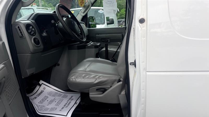 Ford Econoline E-350 Super Duty 2013