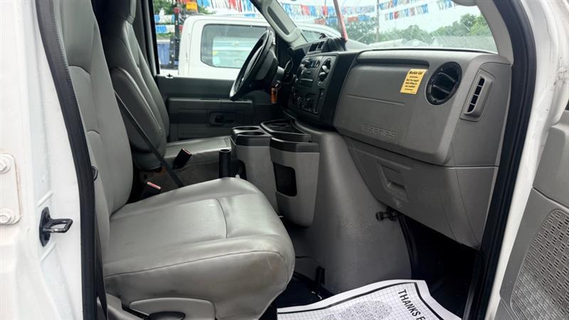 Ford Econoline E-350 Super Duty 2013